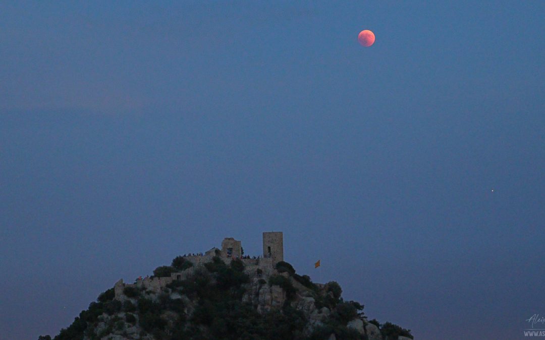 Moon eclipse captured from Castell de Burriac, Cabrera de Mar 2018
