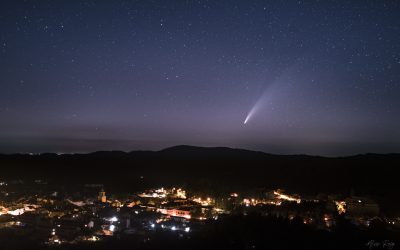 Double tailed Neowise Comet above Prades