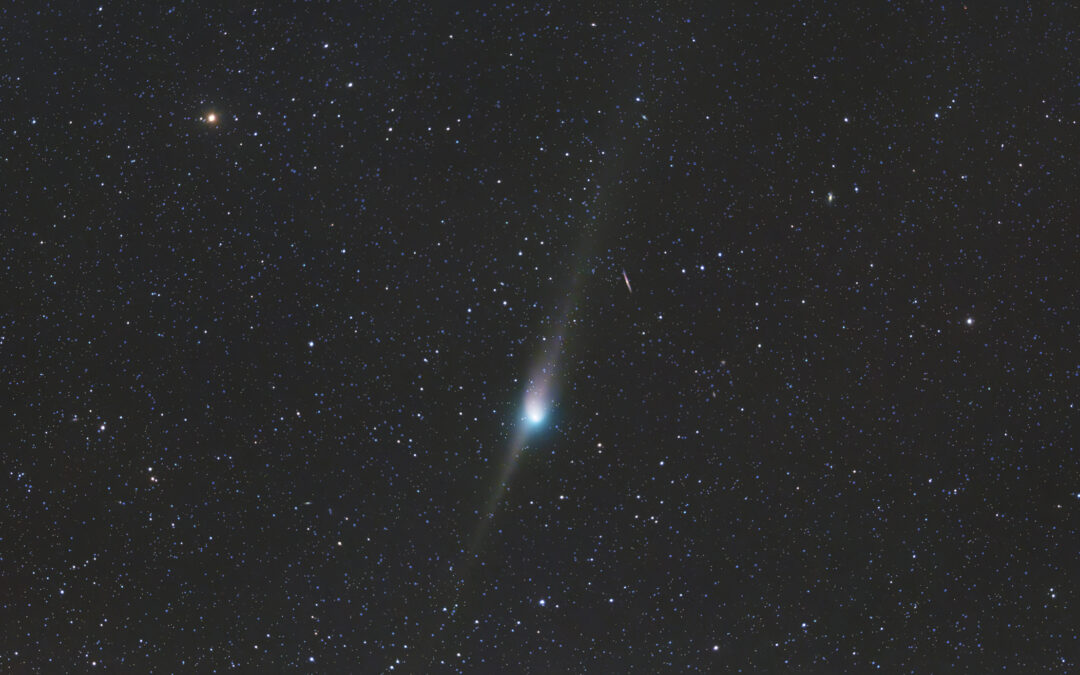 Comet over Prades crossing a galaxy field